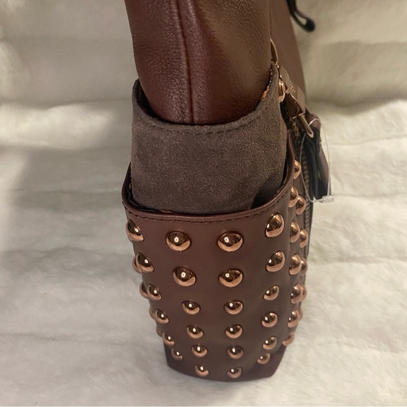 NWT B Makowsky Leather Shoulder Crossbody Handbag, Copper Studs & Suede Accents - Picture 11 of 14